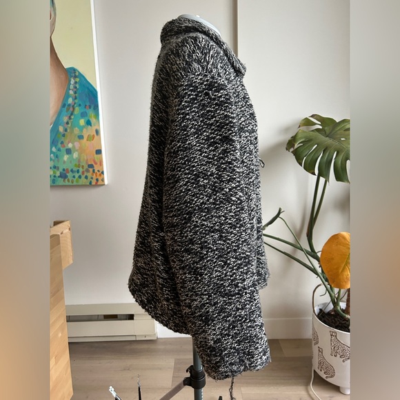 Nouveaux Black and White Jacket - Picture 4 of 6